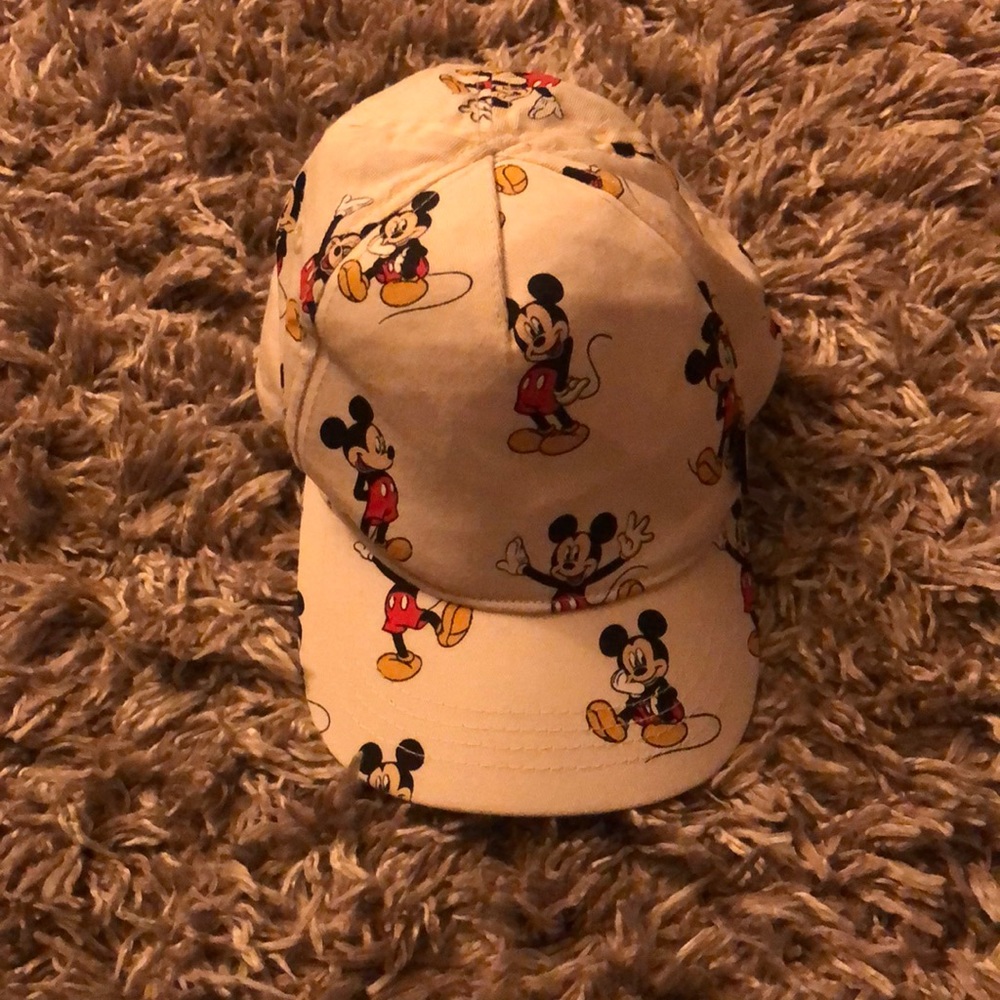 💛 H&M-Mickey Mouse hat💛